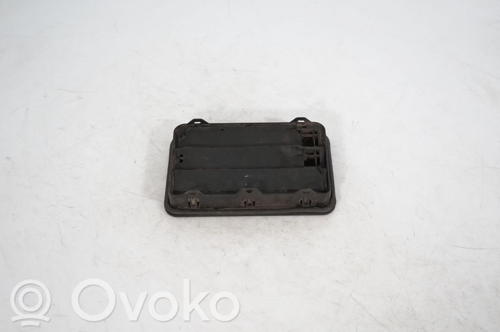 Quarter panel pressure vent (5)