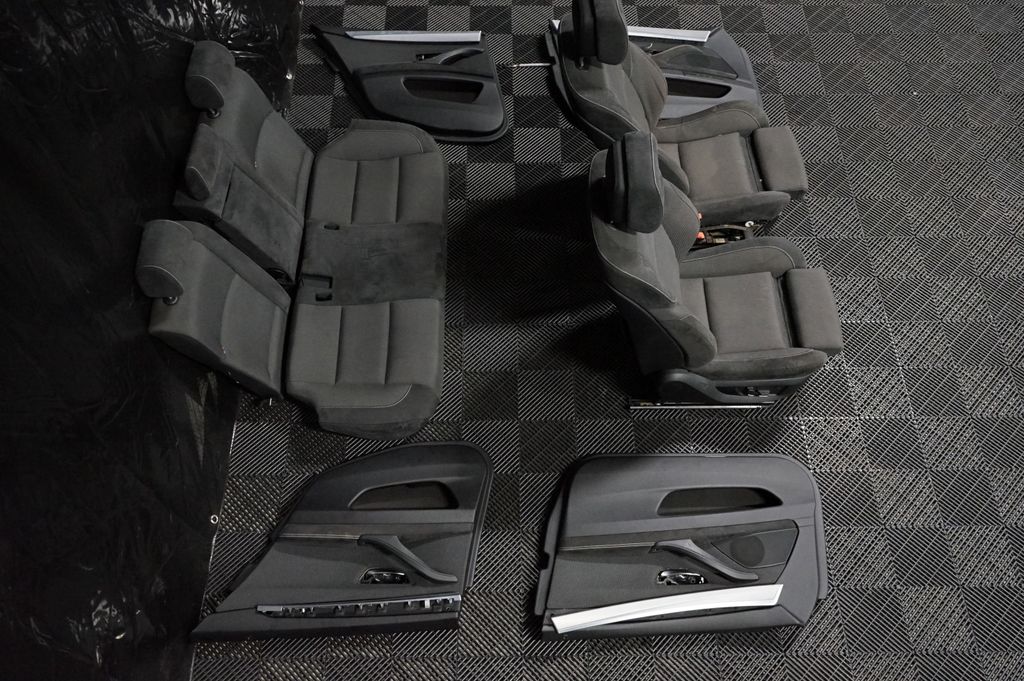Seat set (3)