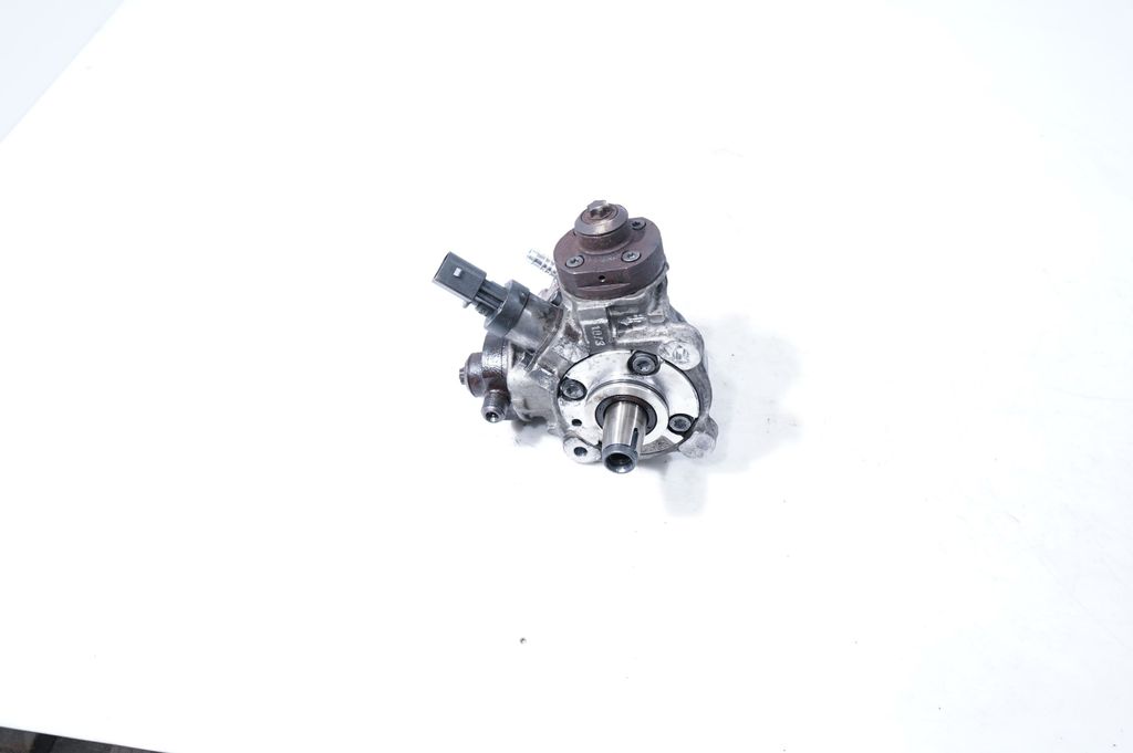 Fuel injector (6)