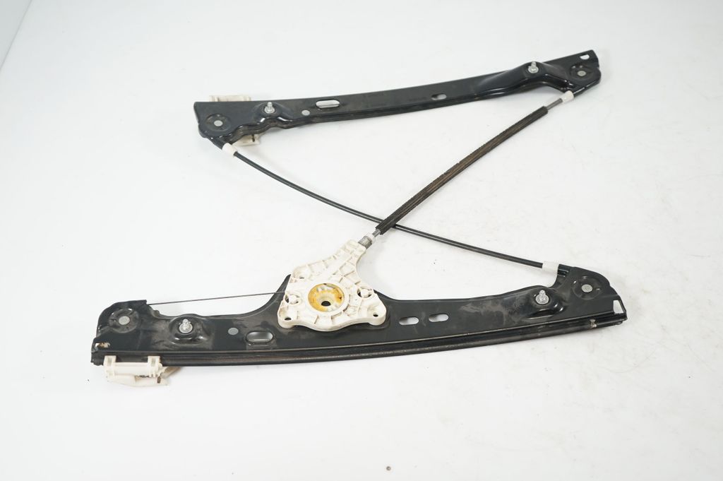 Front door window regulator with motor (5)