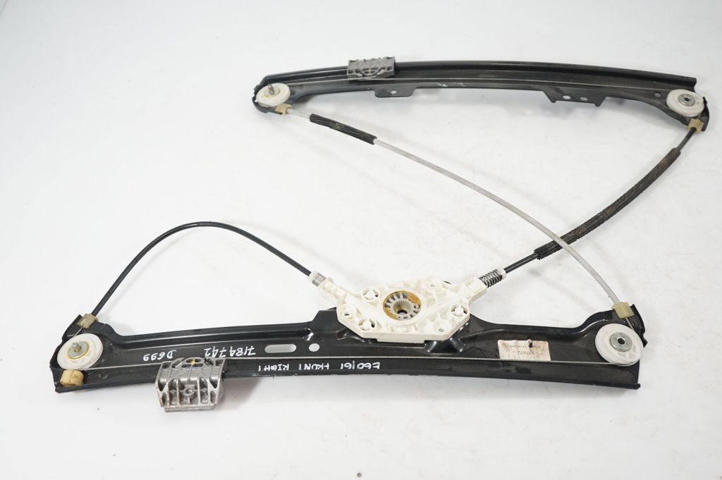 Front door window regulator with motor (3)