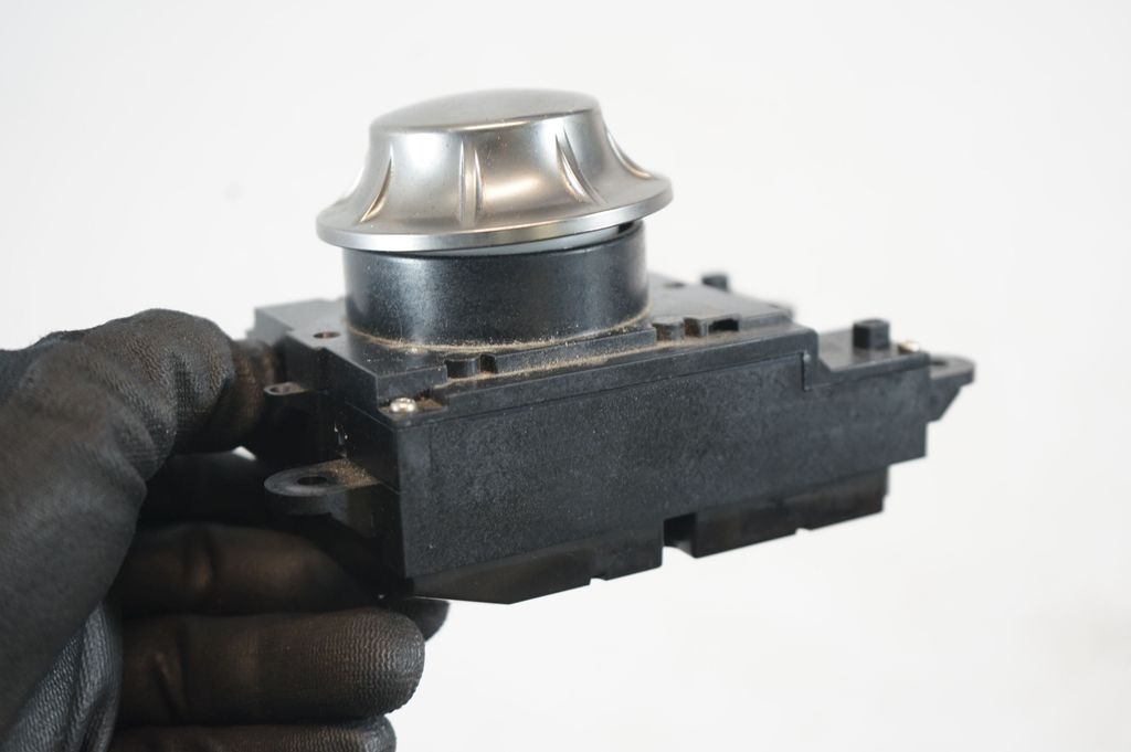 Multifunctional control switch/knob (8)