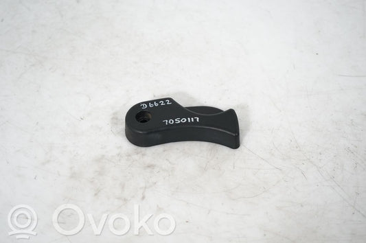 Front wiper blade arm