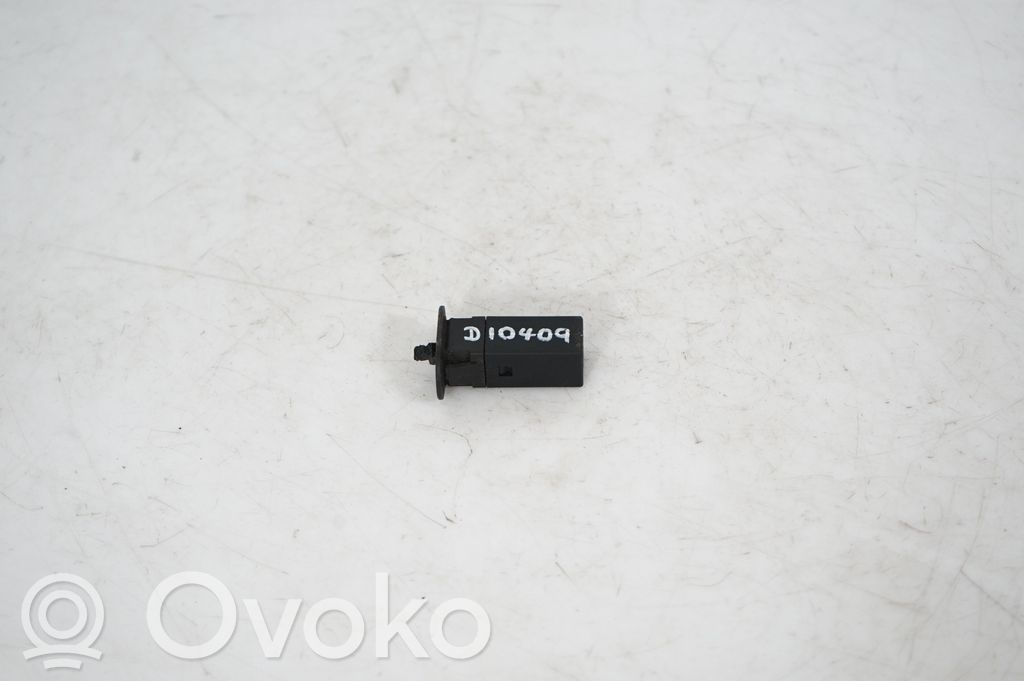 Fuel tank cap lock (5)