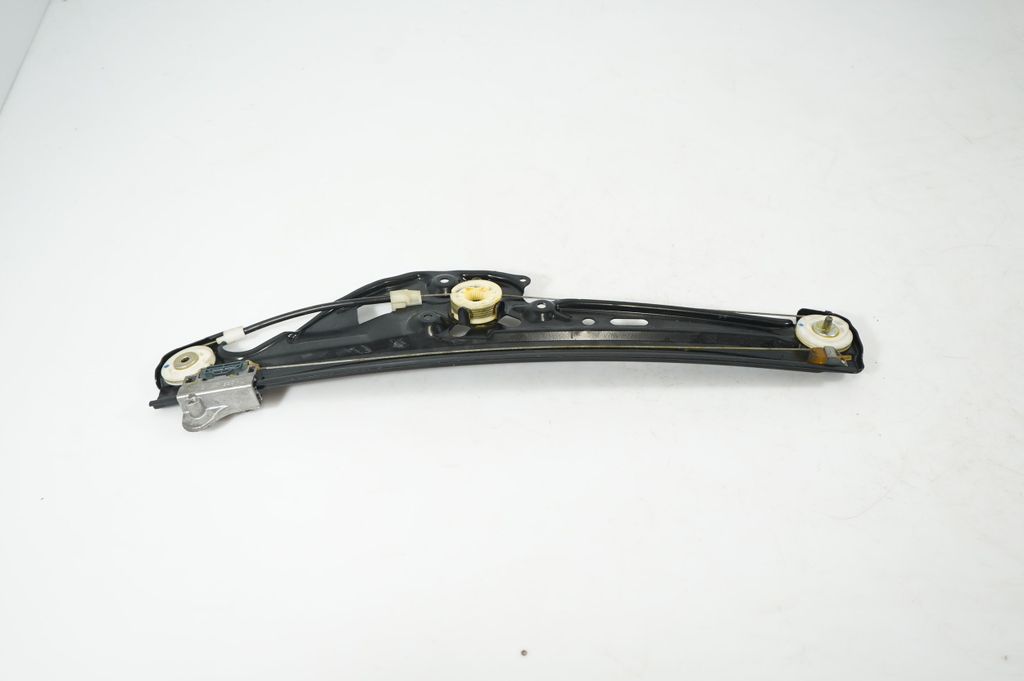 Rear door window regulator with motor (5)