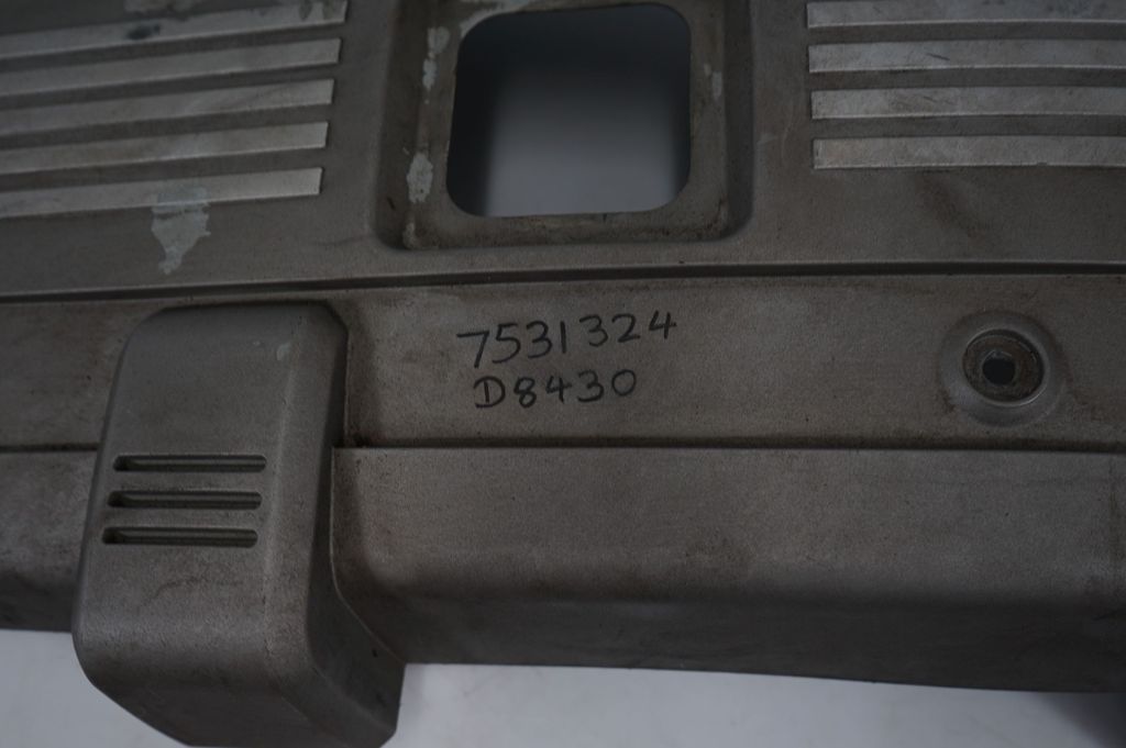 Engine cover (trim) (8)