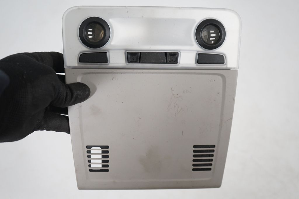 Front seat light (6)