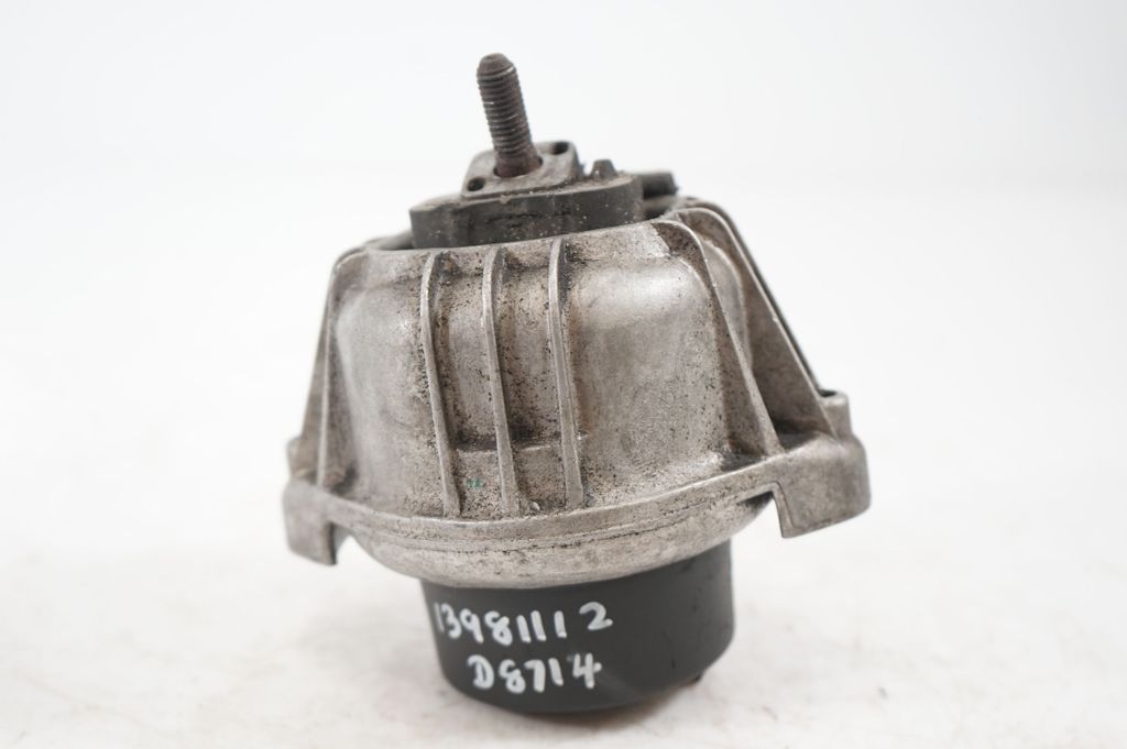 Engine mount bracket (4)