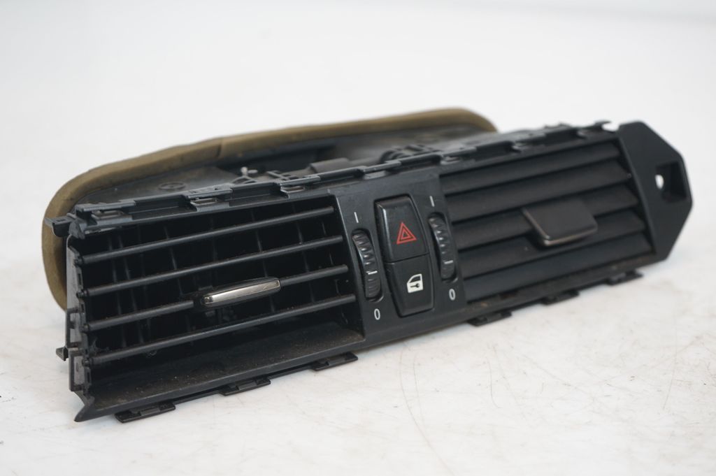 Dash center air vent grill (8)