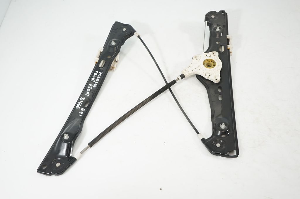 Front door window regulator with motor (2)