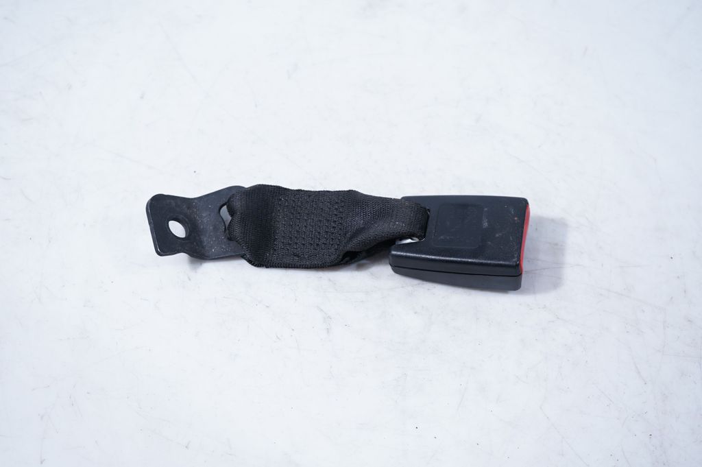 Rear seatbelt buckle (5)