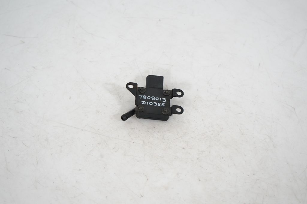 Exhaust gas pressure sensor (5)