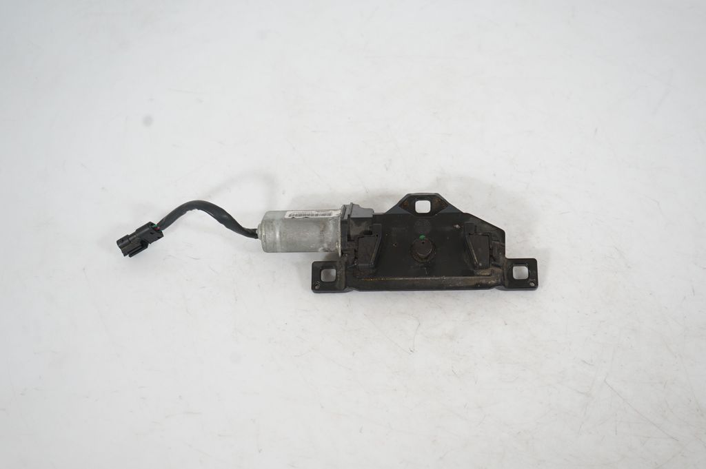 Tailgate/trunk/boot lift motor (5)