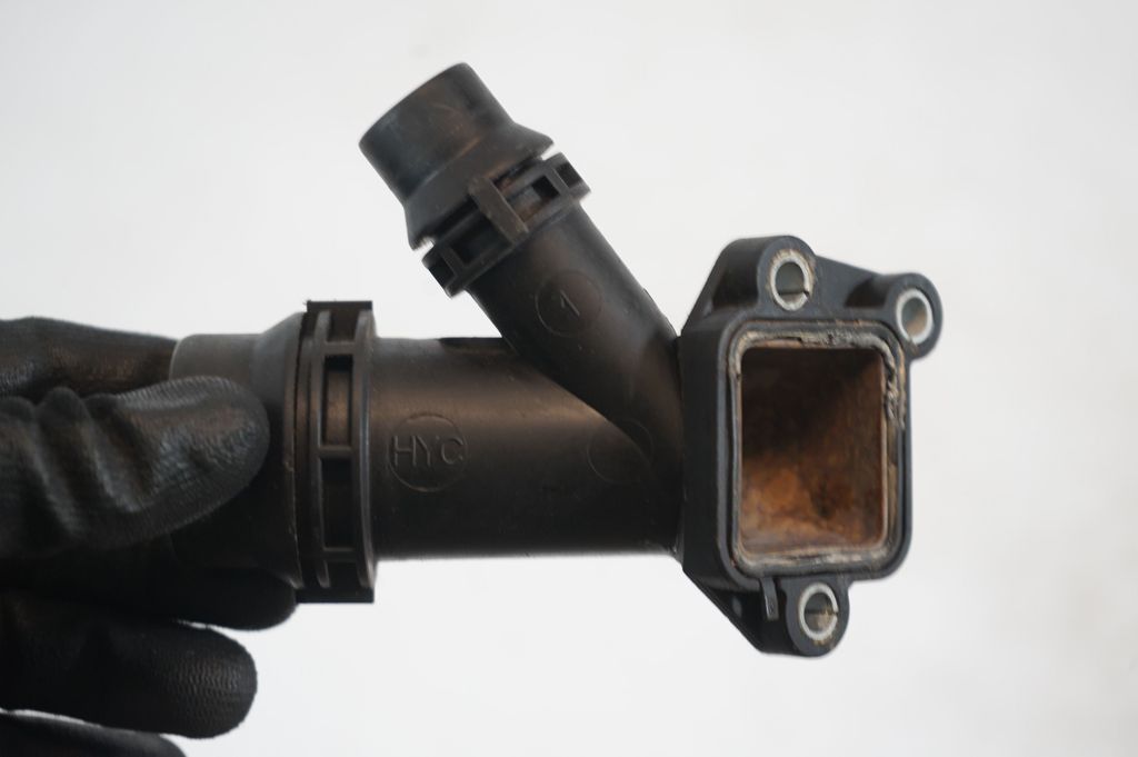 Engine coolant pipe/hose (6)