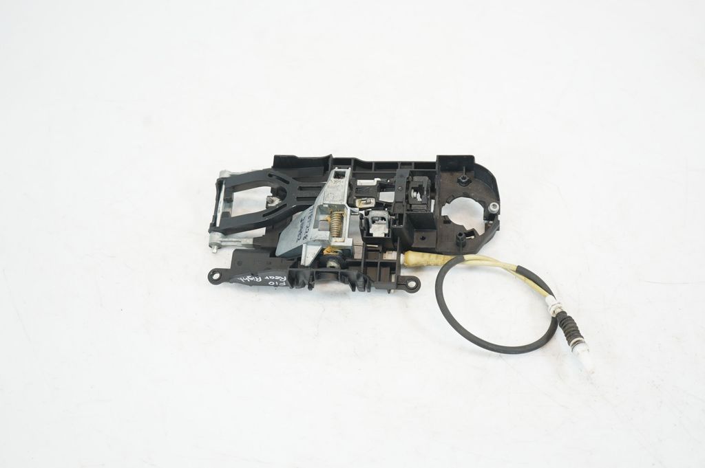 Front door exterior handle/bracket (3)