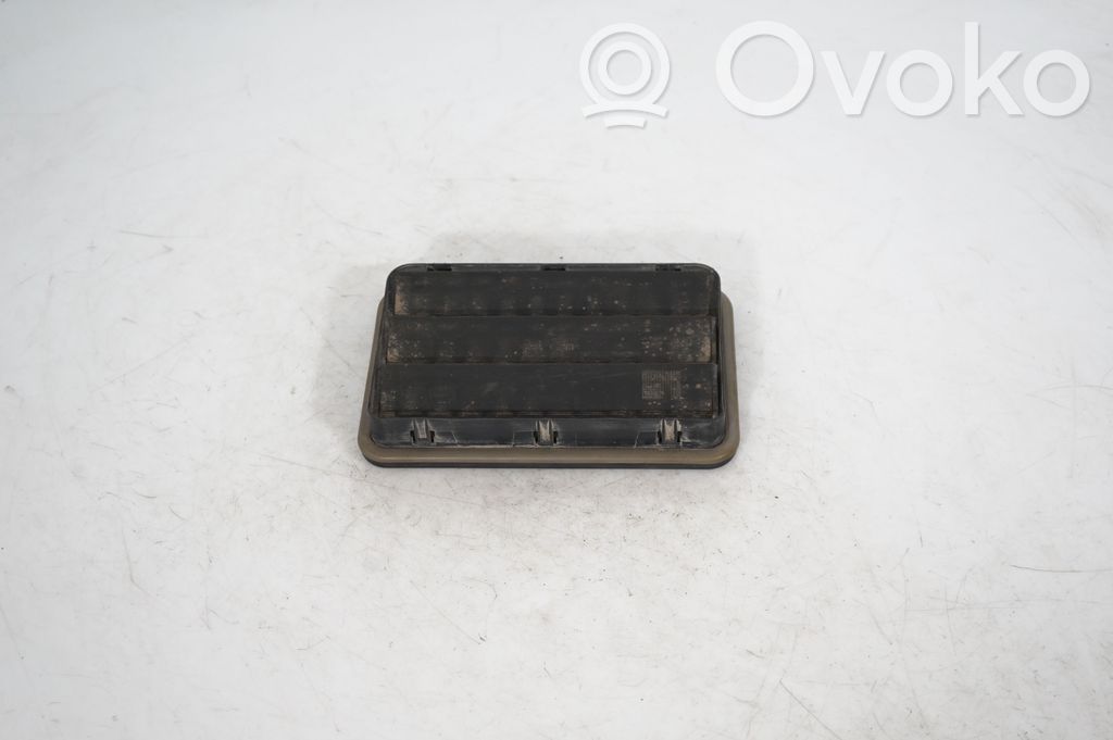 Quarter panel pressure vent (5)