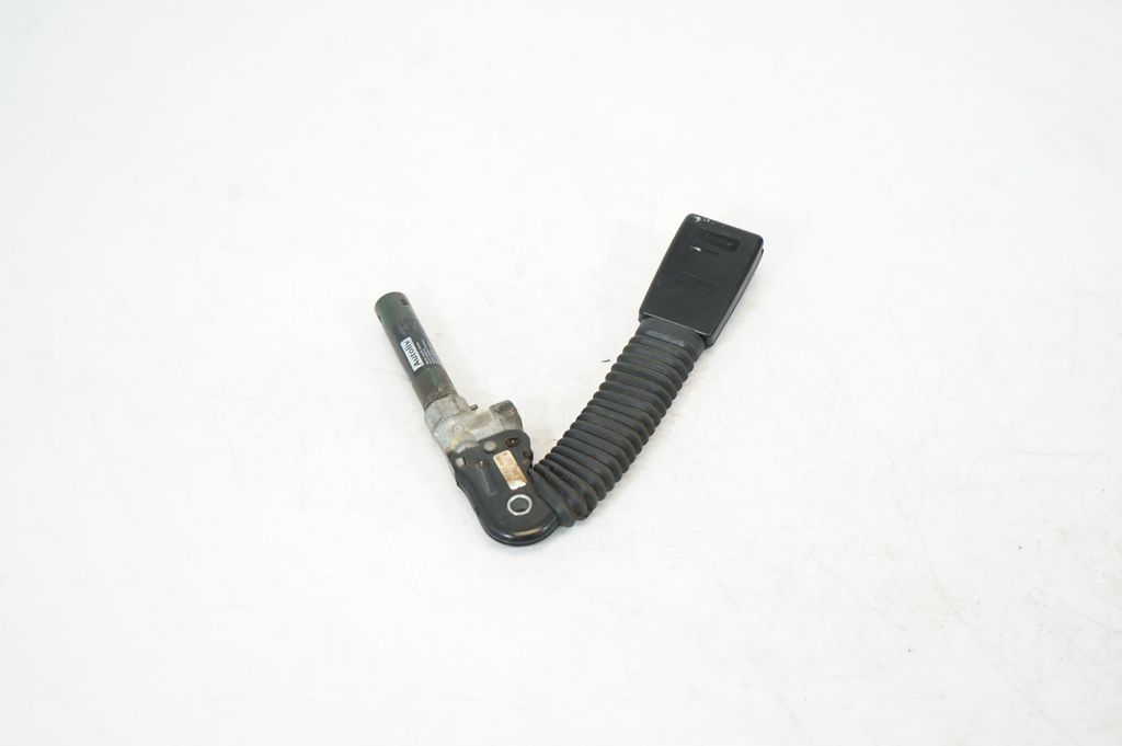 Front seatbelt buckle (5)