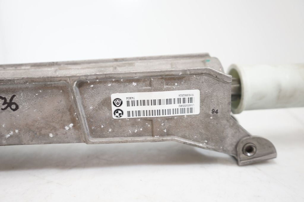 Steering wheel axle (9)