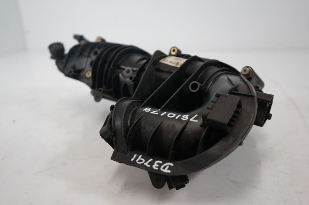 Intake manifold (7)