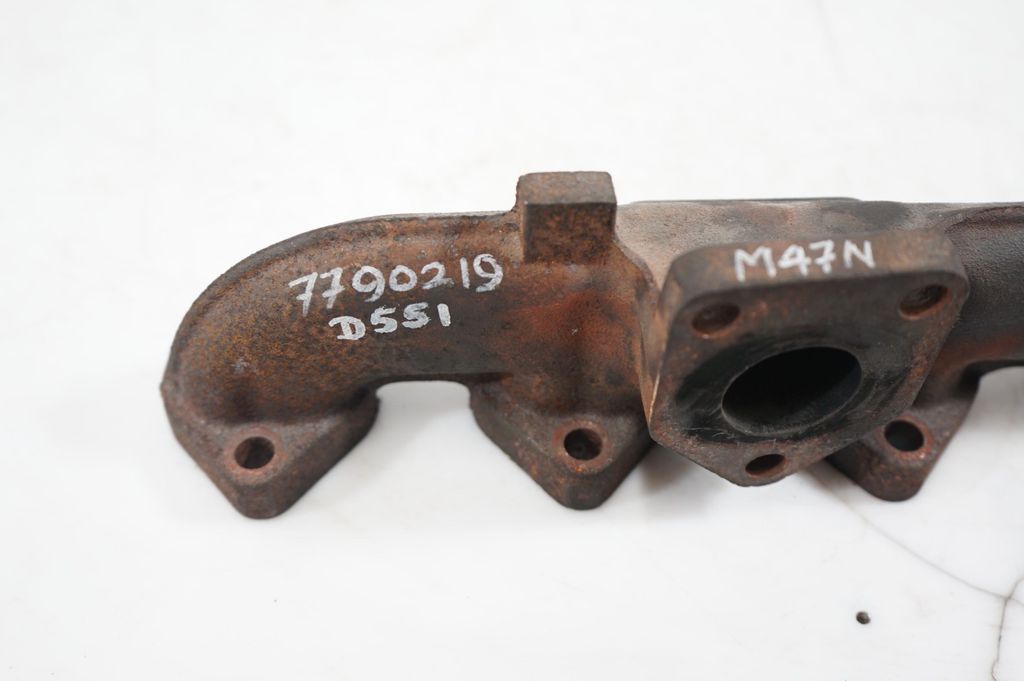 Exhaust manifold (10)