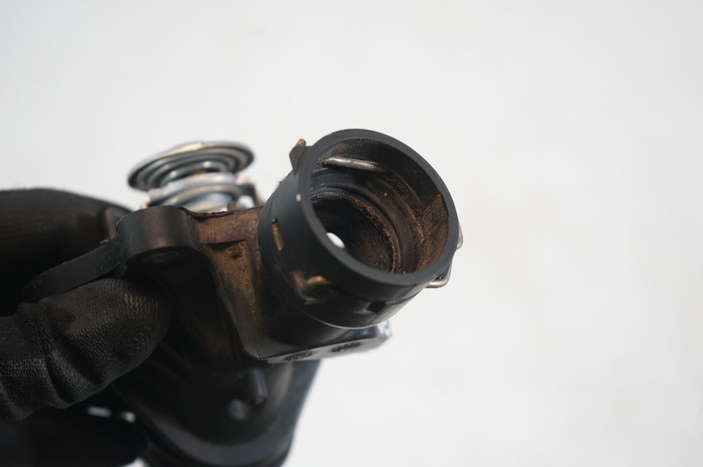 Thermostat/thermostat housing (6)