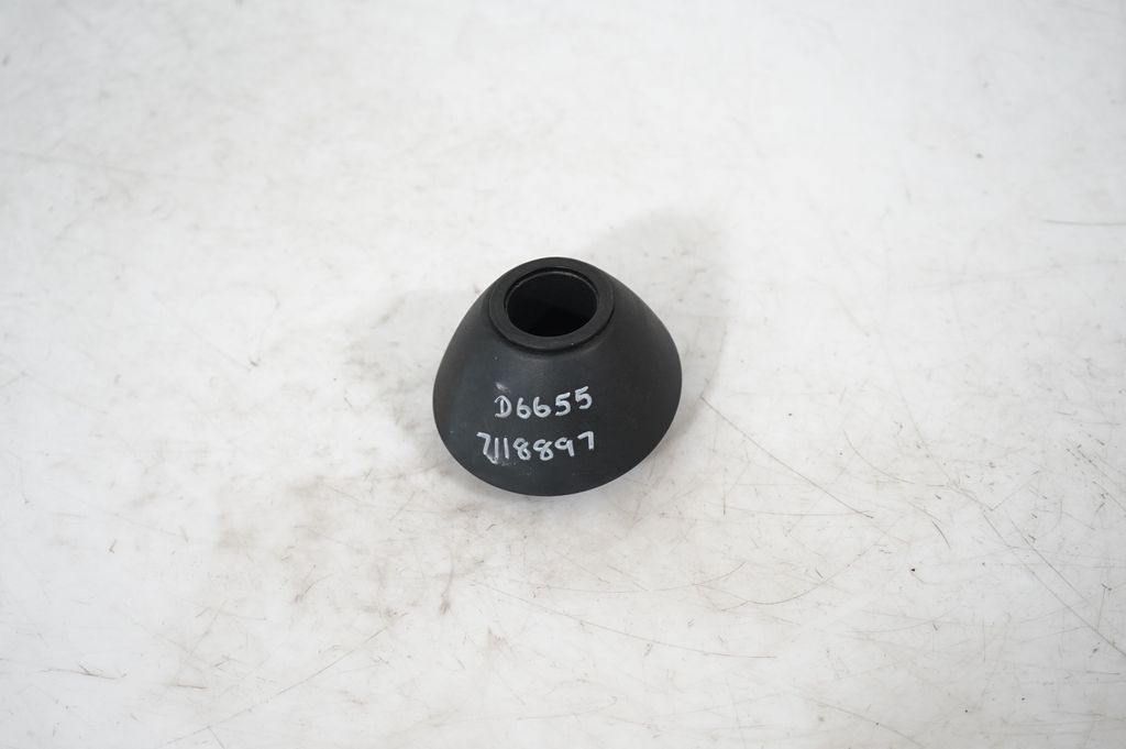 Other rear door trim element