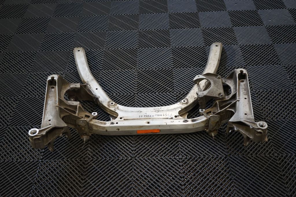 Front subframe (3)