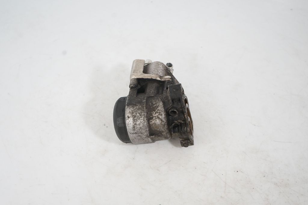 Oil filter mounting bracket (4)