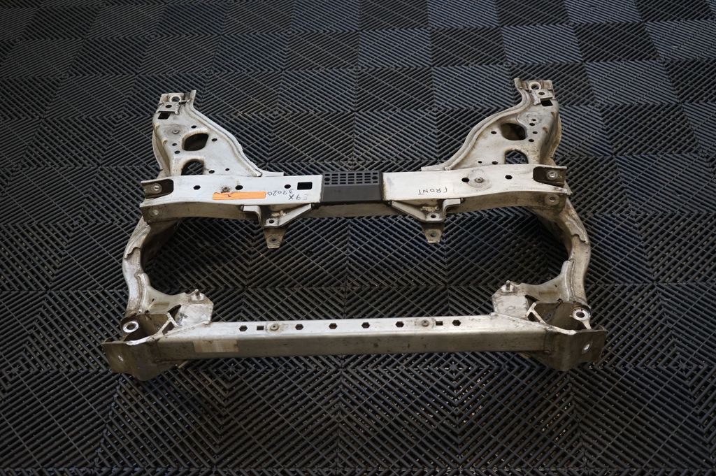 Front subframe (7)