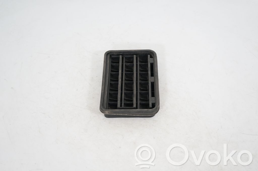 Quarter panel pressure vent (4)