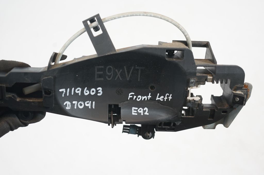 Front door coupe exterior handle/bracket (7)