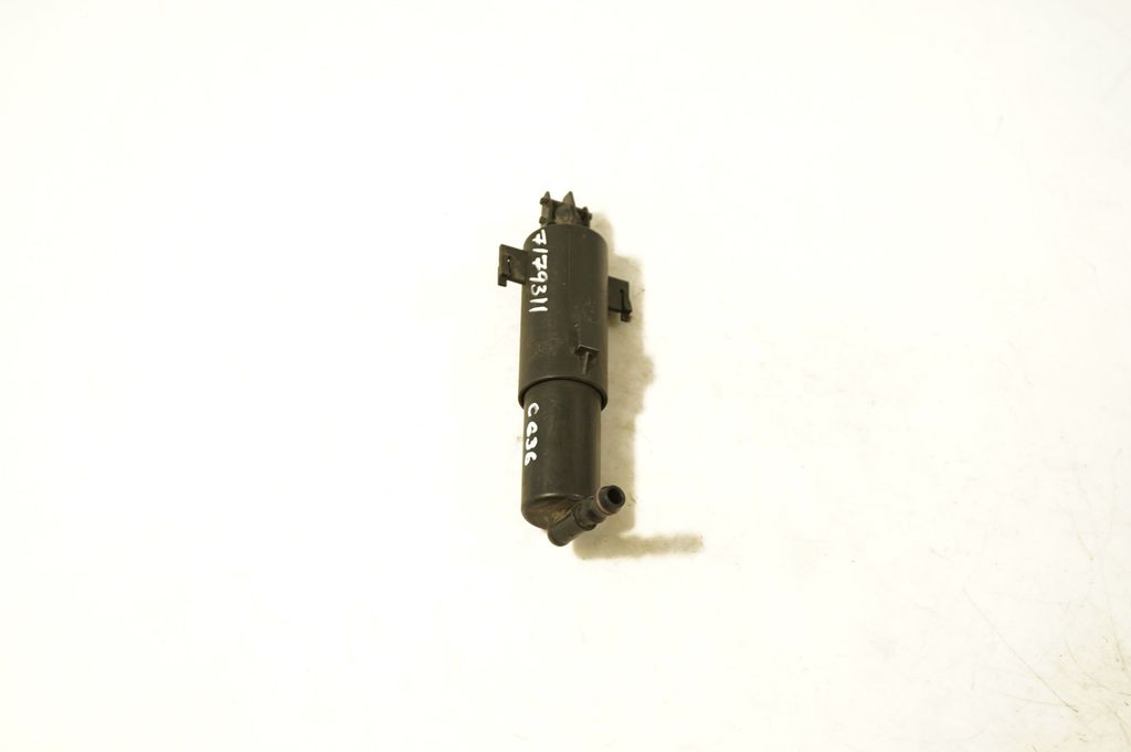 Headlight washer spray nozzle