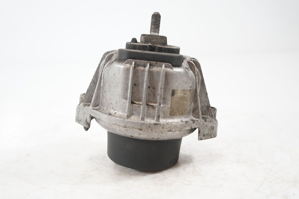 Engine mount bracket (5)