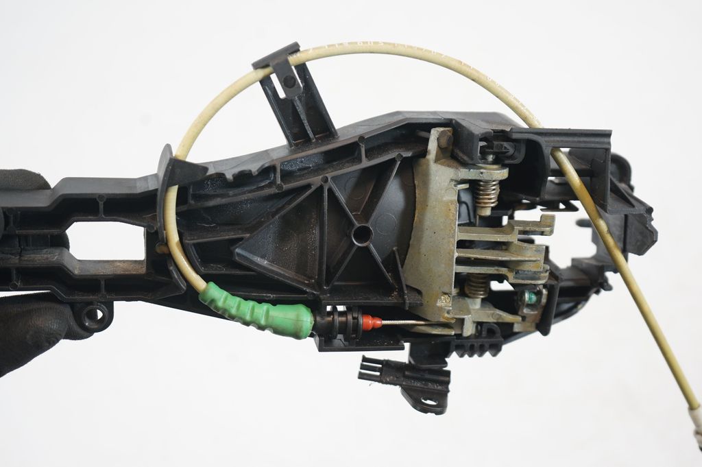 Front door coupe exterior handle/bracket (6)