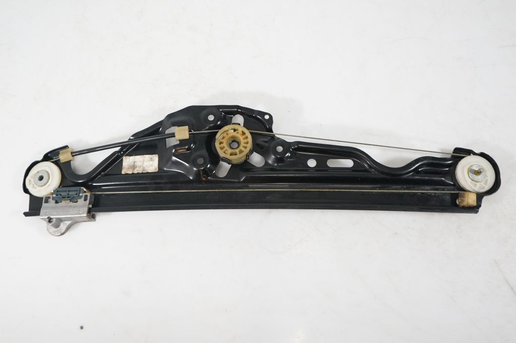 Rear door window regulator with motor (6)