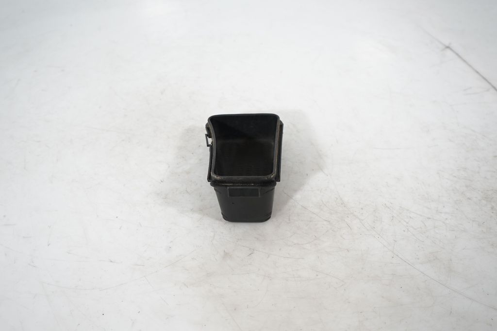 Gear shifter surround trim plastic (3)