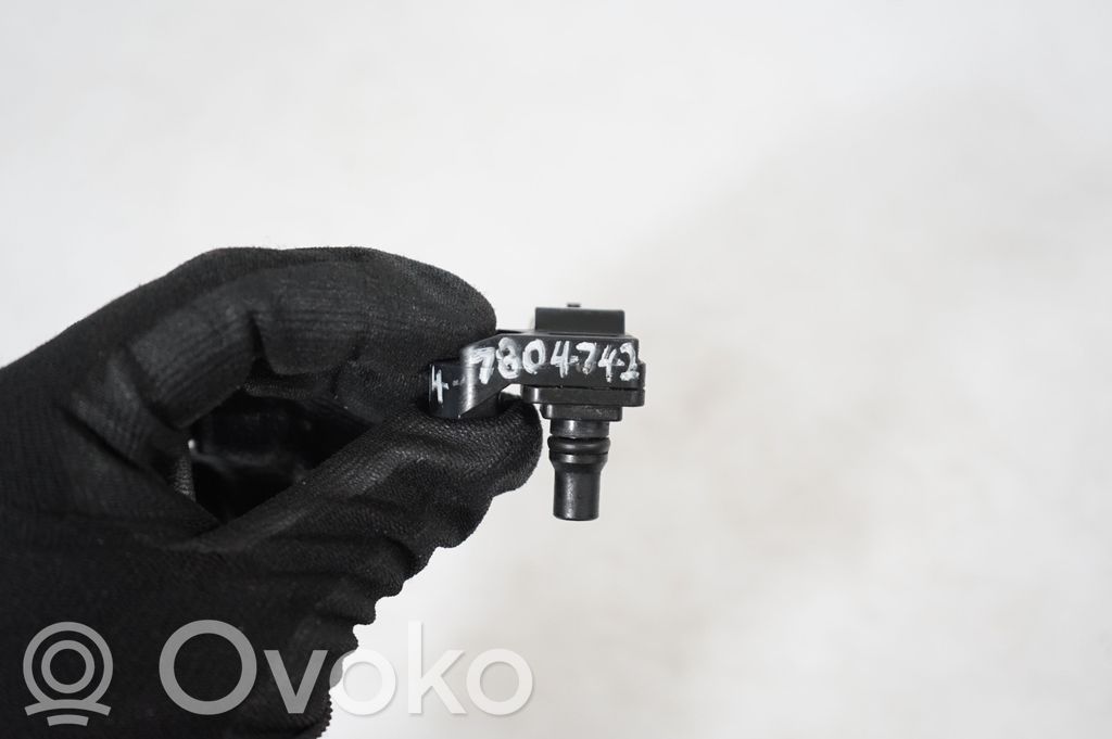 Air pressure sensor (9)