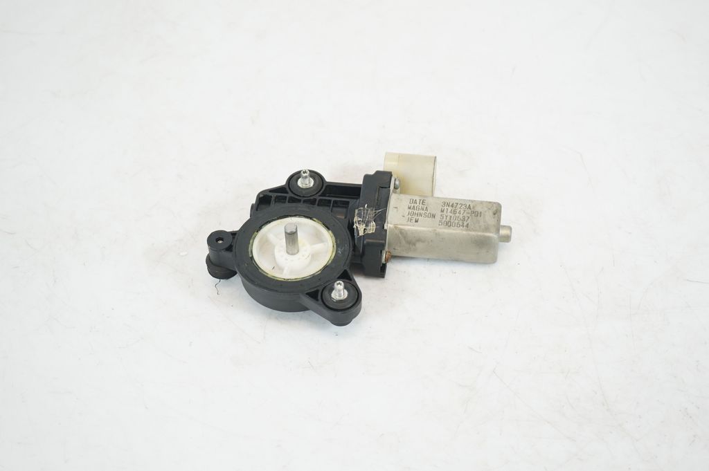 Rear door window regulator with motor