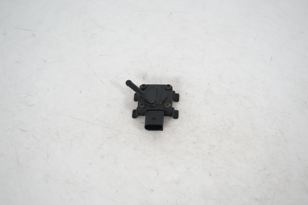 Exhaust gas pressure sensor (3)