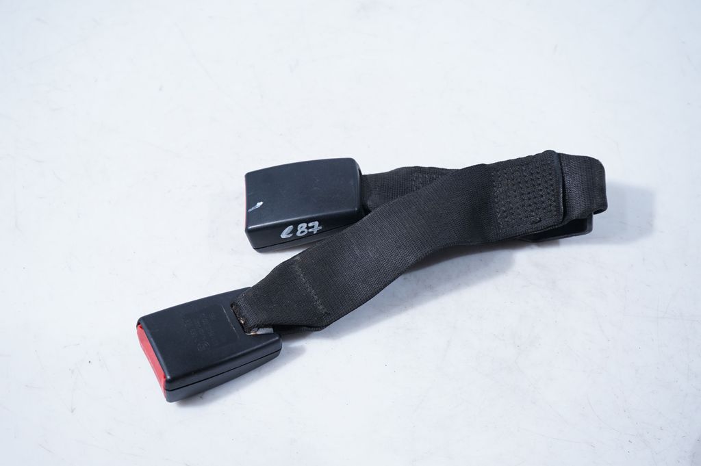 Rear seatbelt buckle