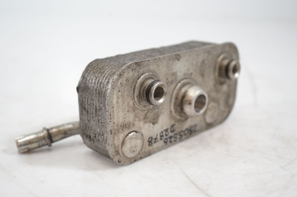 Engine oil radiator (8)