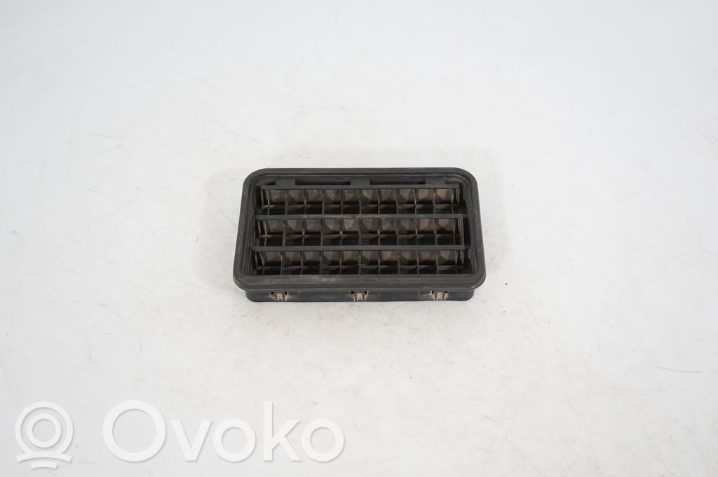 Quarter panel pressure vent (3)