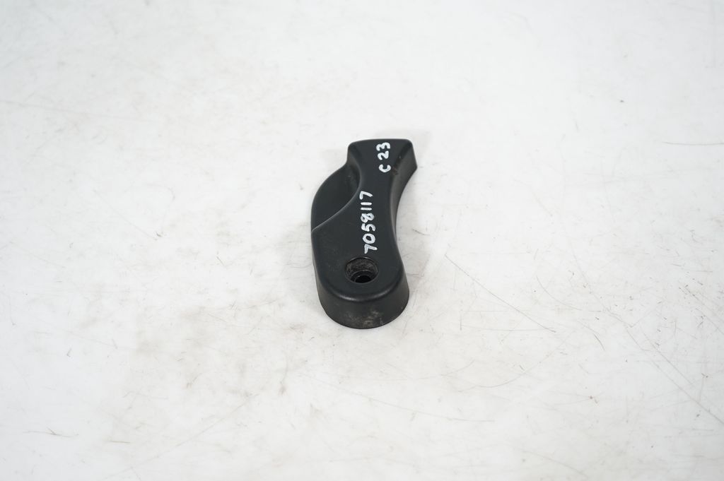 Engine bonnet (hood) release handle (4)