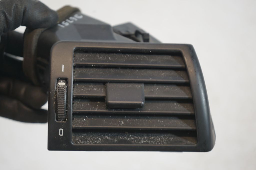 Dashboard side air vent grill/cover trim (7)