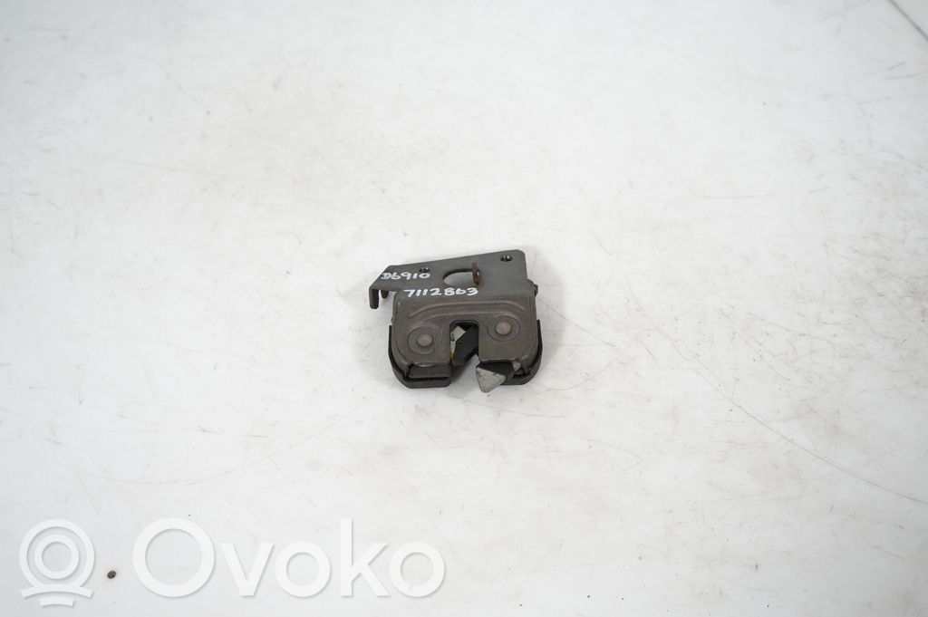 Seat back rest lock catch