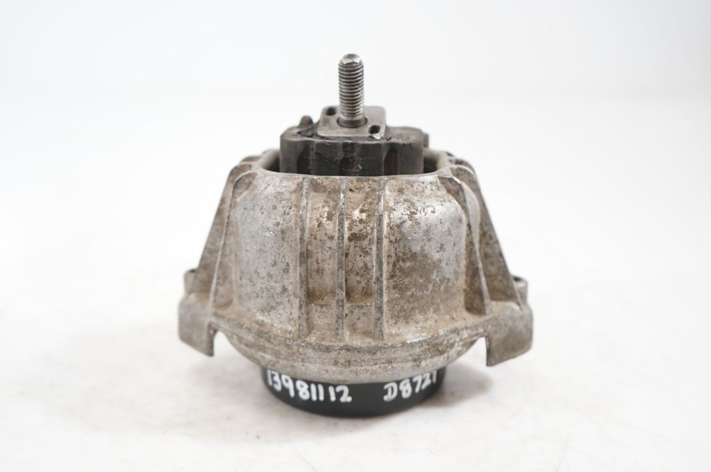 Engine mount bracket (5)