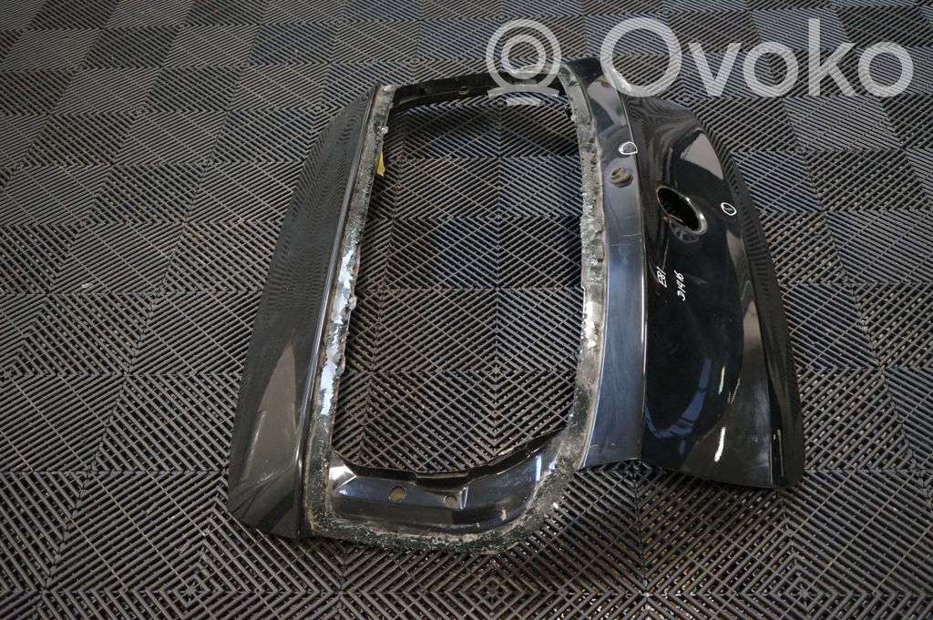 Tailgate/trunk/boot lid (3)