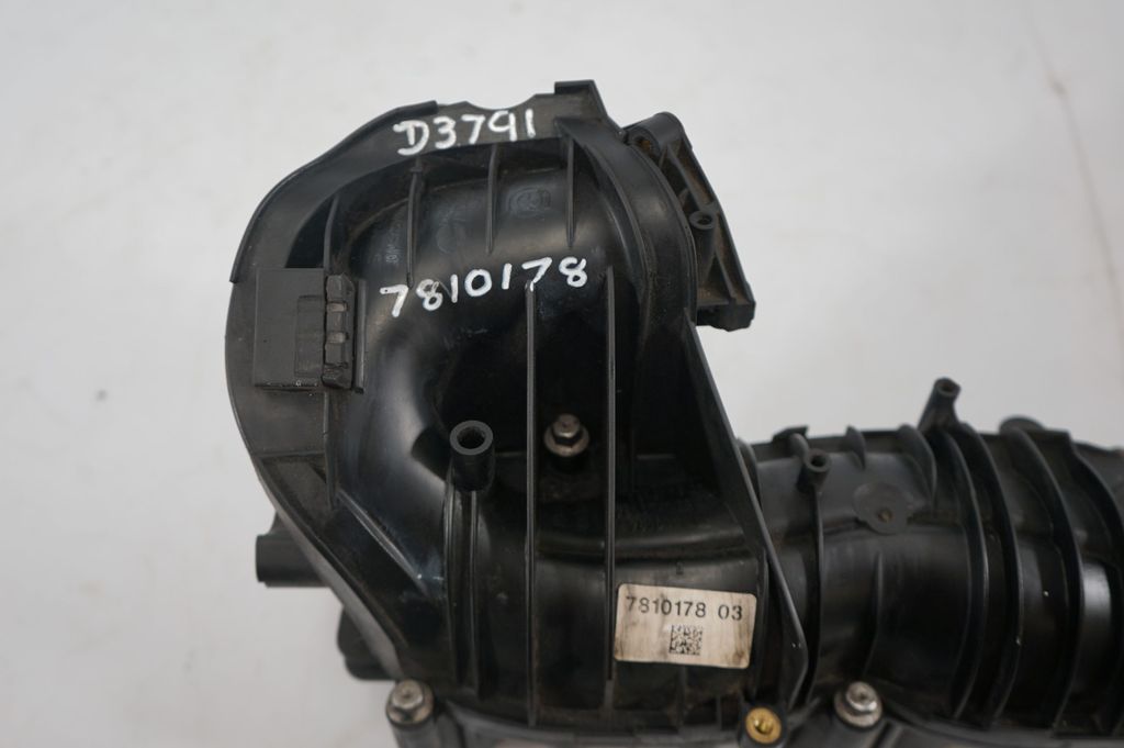 Intake manifold (10)