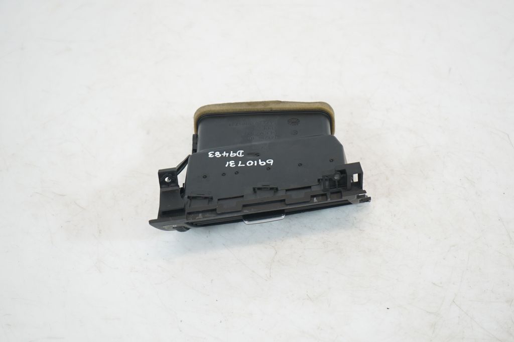 Dashboard side air vent grill/cover trim (5)