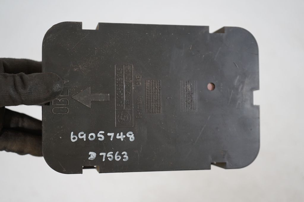 Quarter panel pressure vent (7)